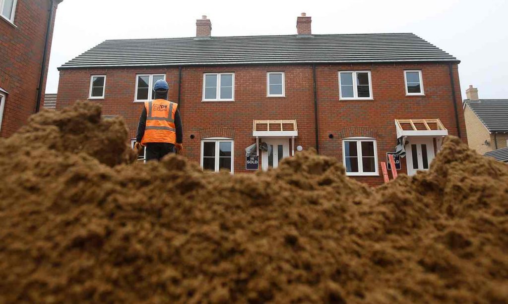 UK construction industry slumps dramatically ahead of EU vote