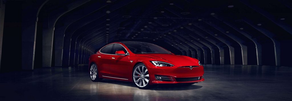 Tesla driver killed while using autopilot